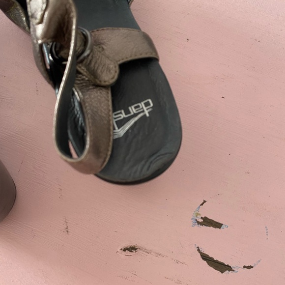 Dansko Dillon June Strappy Comfort Sandals Size 38 Women’s 7 Metallic Pewter - Picture 5 of 13